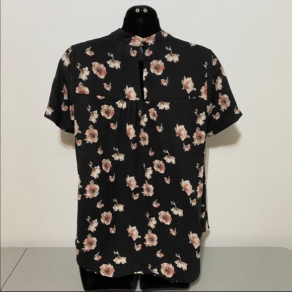 🎉4 for $20 🎉 Urban Outfitters Sienna Sky Floral Loose Fit Top size small - Picture 4 of 7